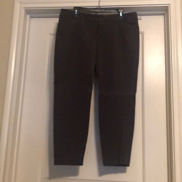 Old Navy Pants - Capri slacks